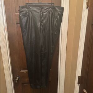 Women’s Size 14T Torrid Black Textured Pants